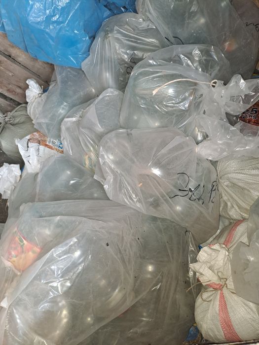 Продам разные посуды пластику ведерки банки