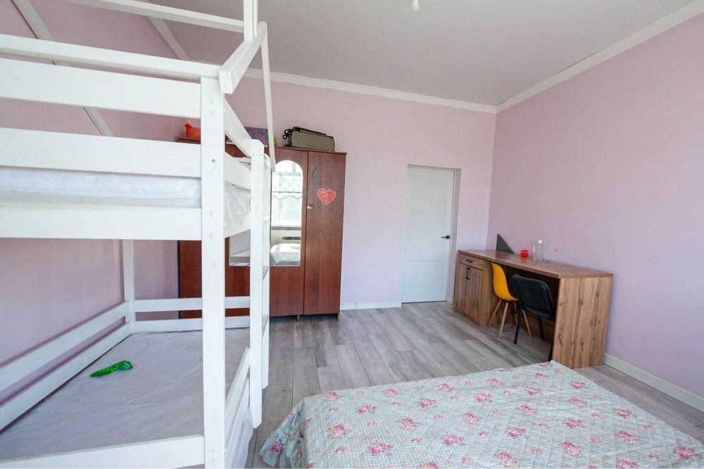 Продам дом из 9 комнат