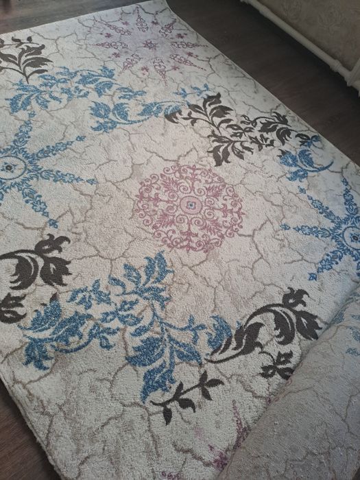 Продаётся ковёр 2×4