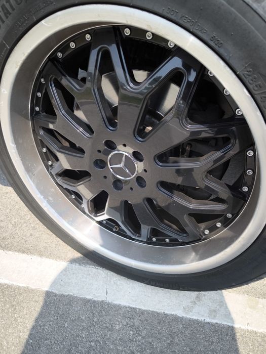 Летни гуми с джанти 22 черни с никелиран борд