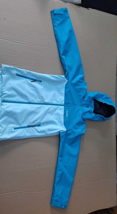 Jacheta Waterproof Everest, 10000mm în foarte bune condiții.