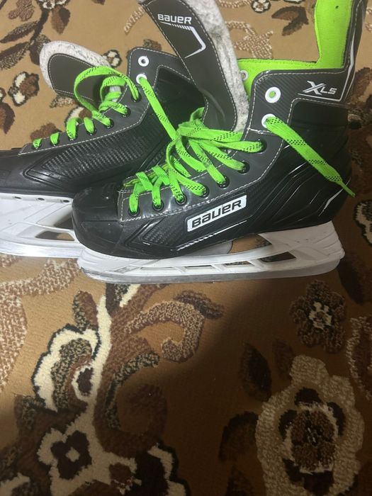 Продам хоккейные коньки