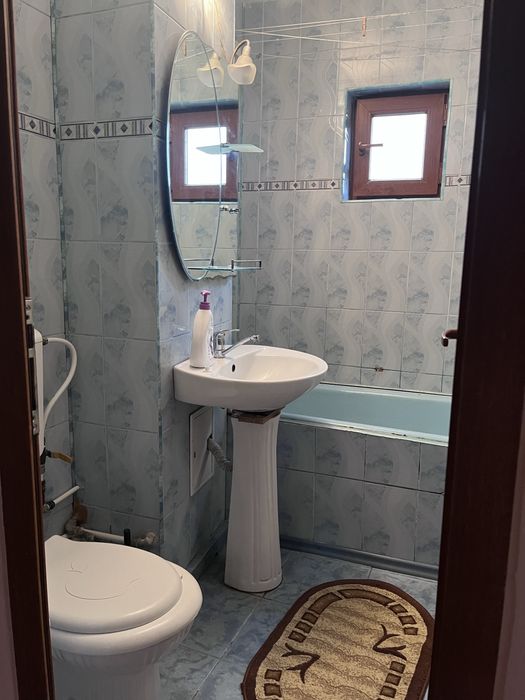 Inchiriez ap 3 camere parter