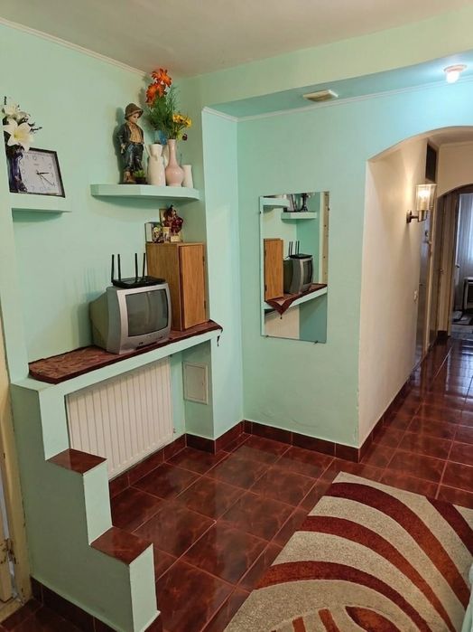 Apartament 3 camere, decomandat, zonă Ostroveni