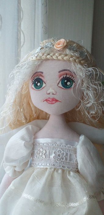 Ръчно изработена кукла