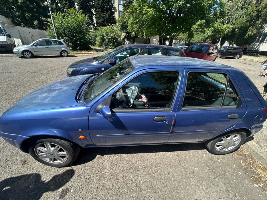 Ford riesta продавам
