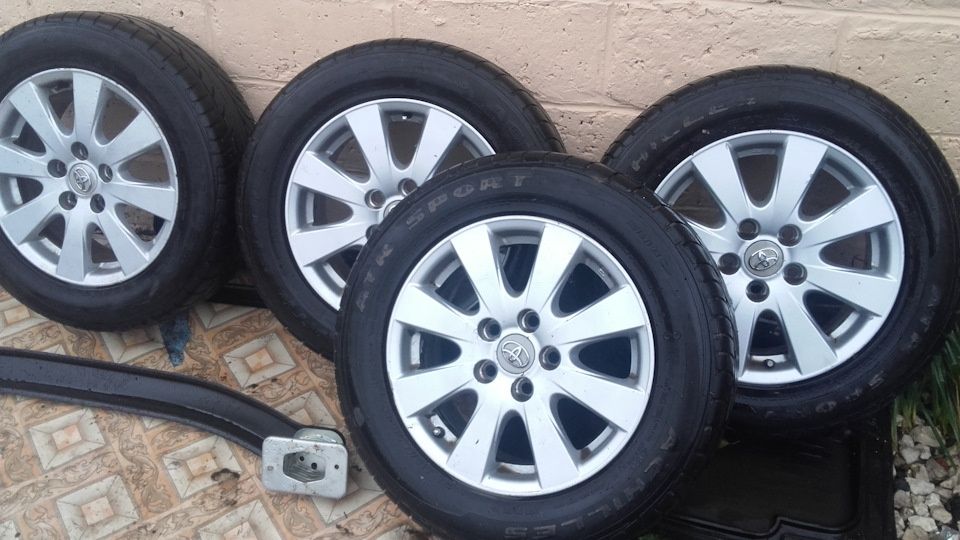 Оригинал диски камри комплект с шинами