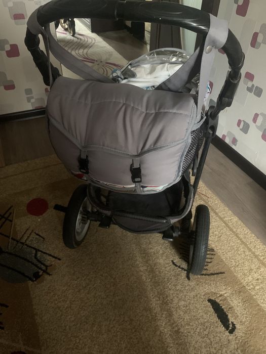 прогулочная коляска