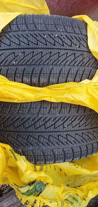 235/55/17 goodyear ultragrip 2 броя зимни гуми над  6мм