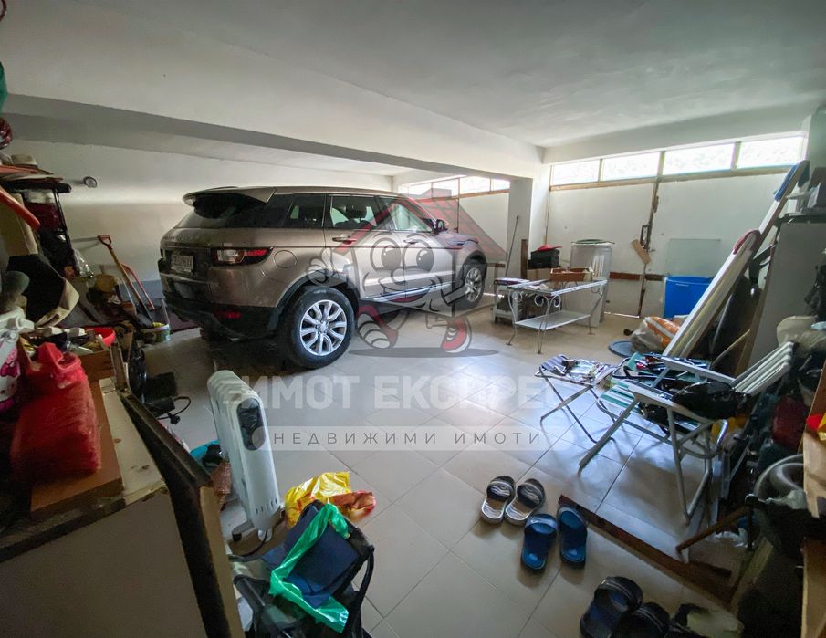 Самостоятелна къща, с гараж, партер, мансарда, панорамна гледка, ЦГЧ