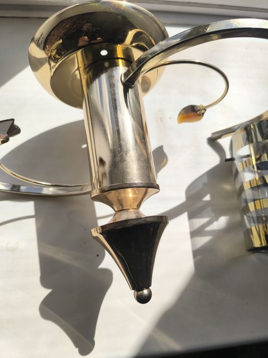 Продаю      люстру