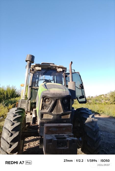 Traktor sotiladi