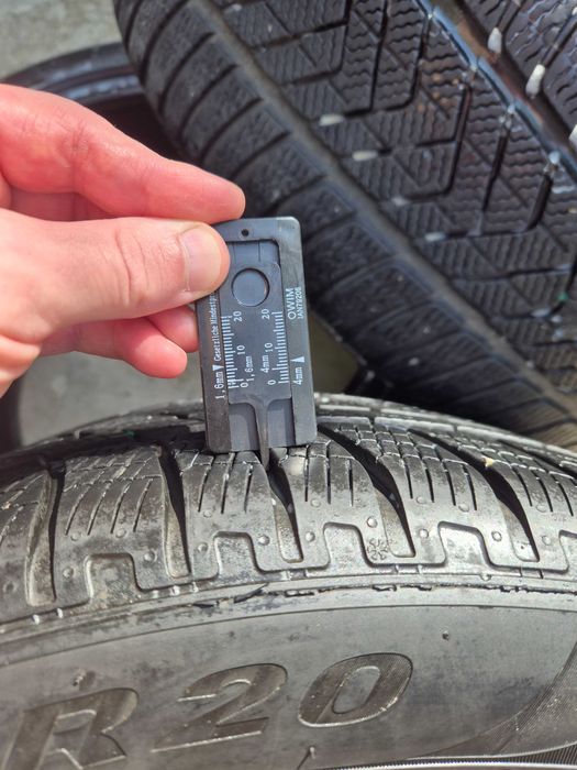 Anvelope de iarna, 20'" run-flat, omologate BMW, doua dimensiuni