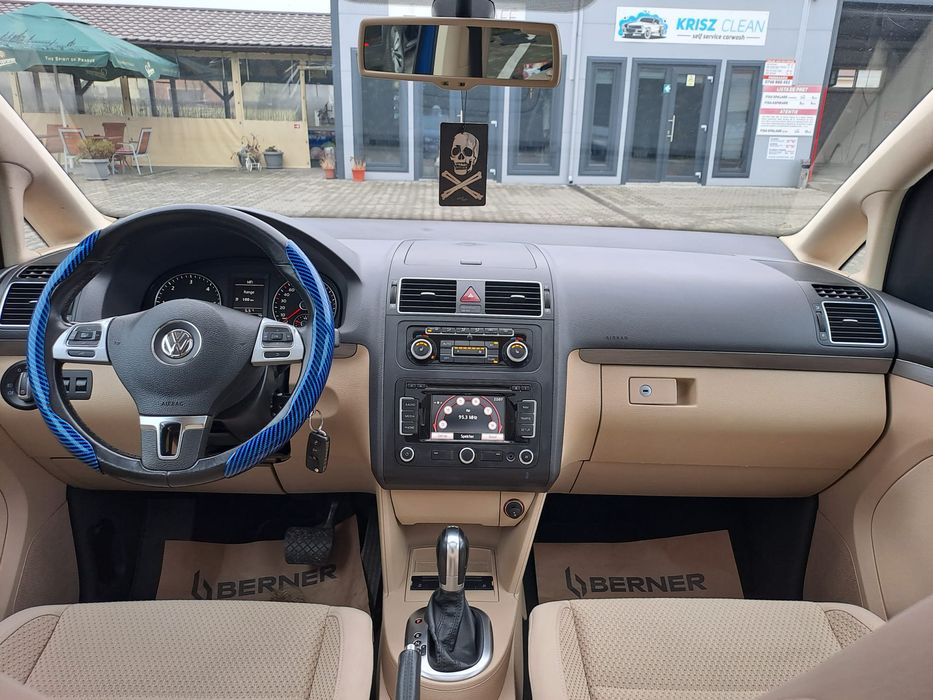 Volkswagen Touran ,Automat , recent adus in tară