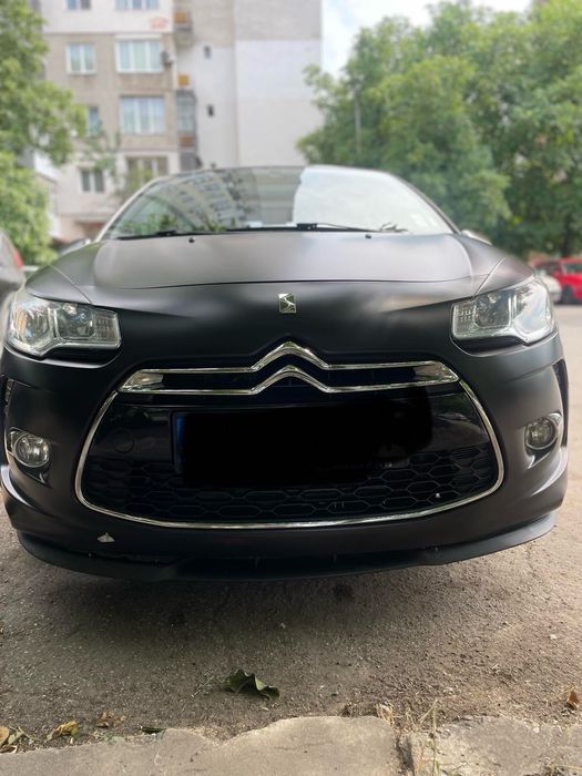 Продавам Citroen DS 3, цвят-черен мат. В отлично състояние.