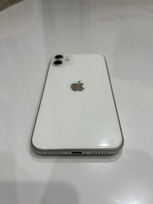 Продам айфон 11 рабочий
