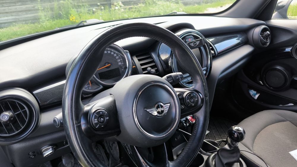 Vând Mini Cooper D F55 4 uși 2018