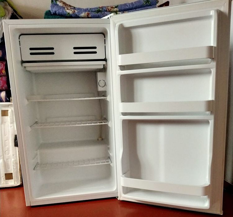 Продам б/у холодильник и иранский печь