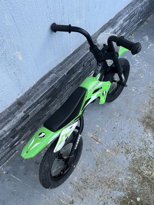 Bicicleta echilibru tip moto