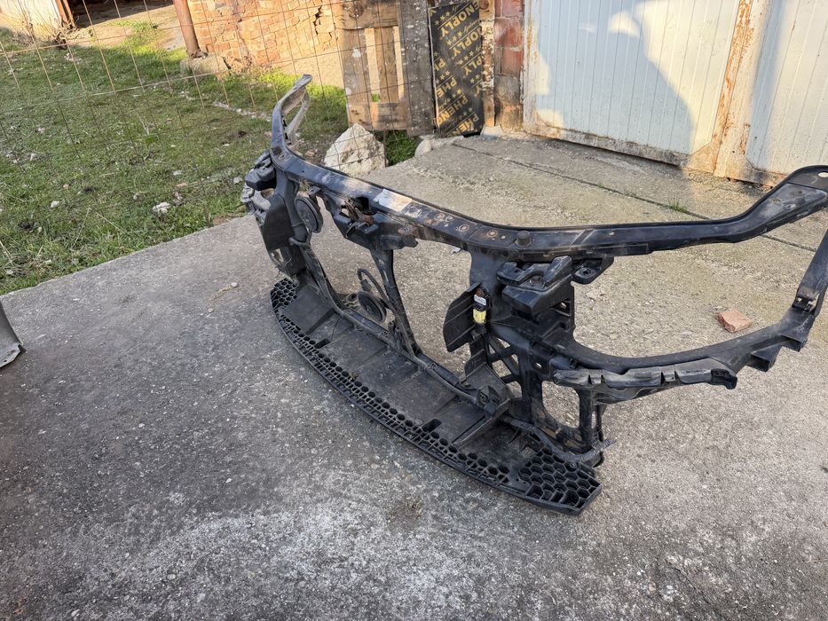 Предна броня и очиларка/маска Kia Ceed