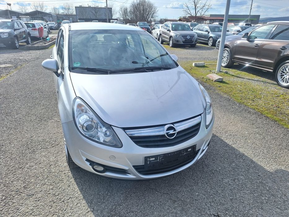 Opel corsa 2010 1.4 Benzină 90 cp