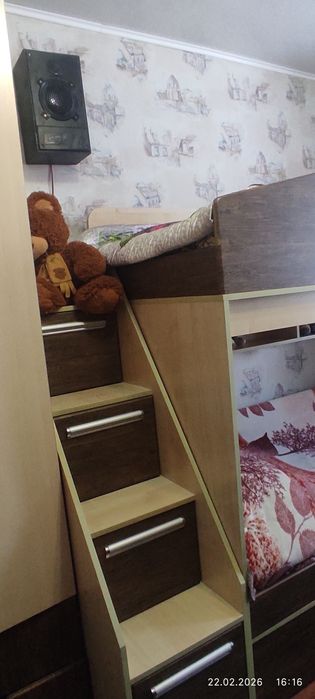 Продаю двухярусную кровать