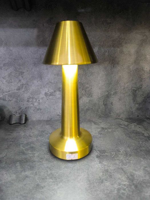 stol lampasi  настольная лампа