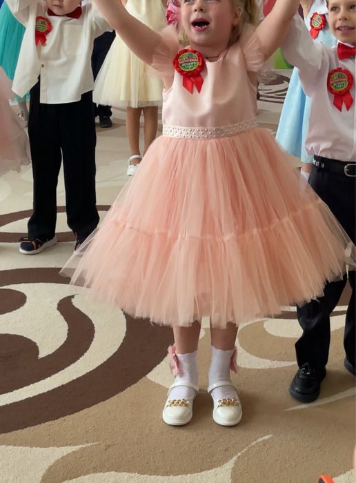 Нарядное бальное платье для девочки 5-7 лет