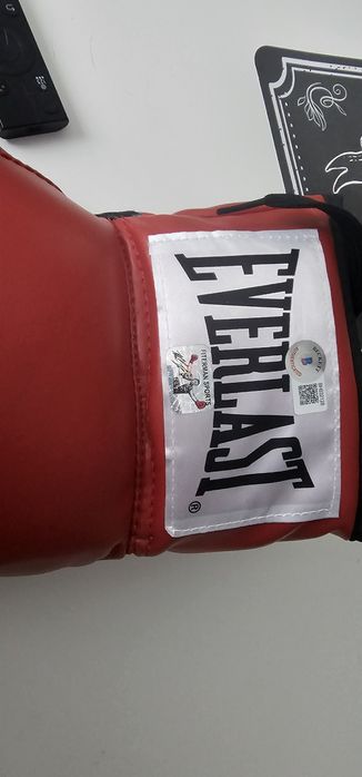 Manusa box autograph tyson