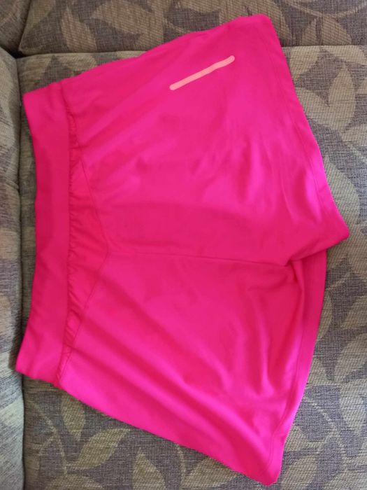 Дамски шорти Adidas, Nike и Asics и пола на Nike