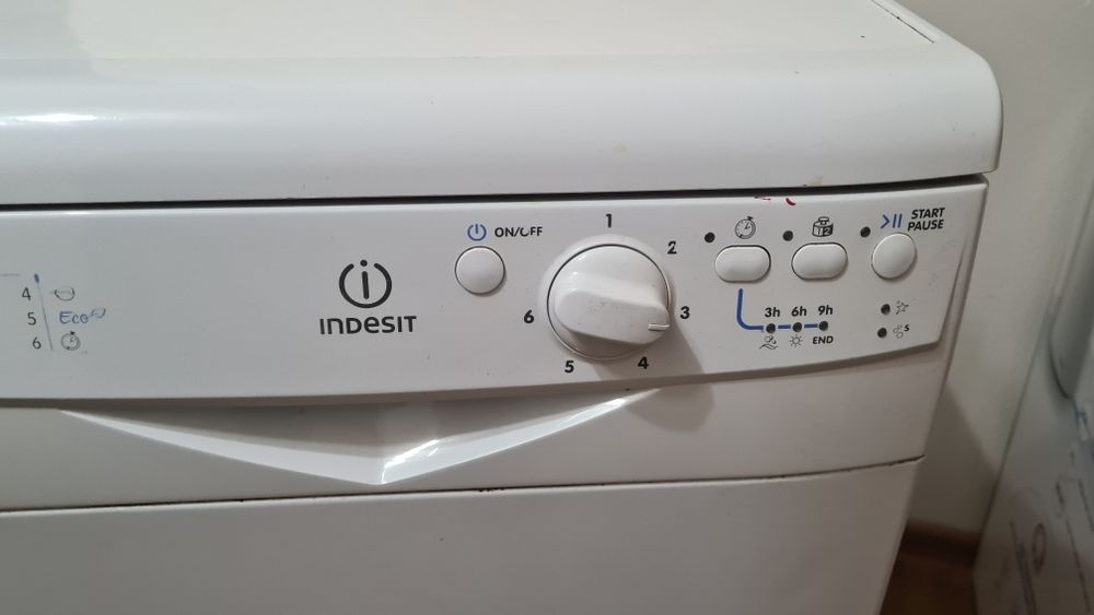 Посудомоечная машина  Indesit