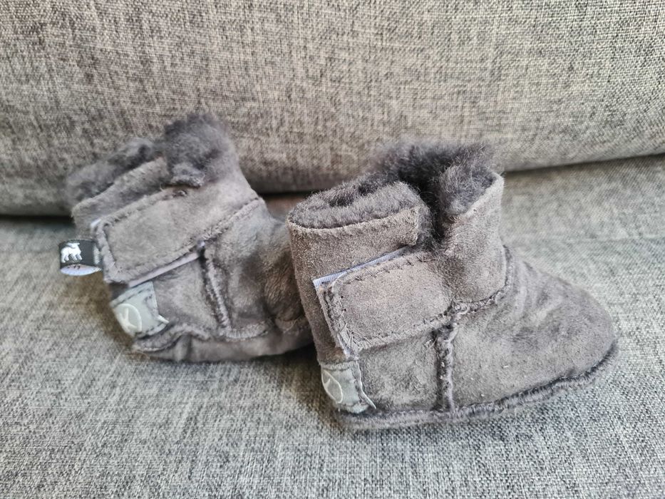 Бебешки боти и пантофи за момче