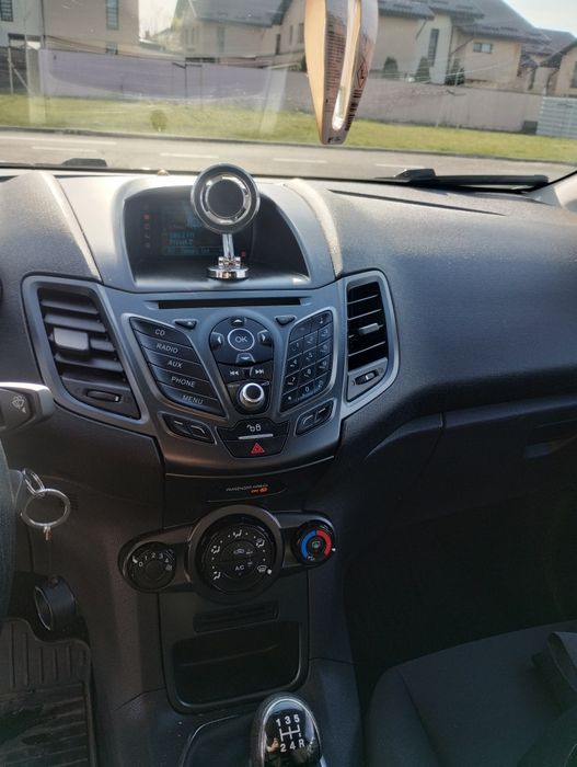 Ford Fiesta 2015 1.5 TDCi 75CP – AC, Bluetooth, Revizie făcută