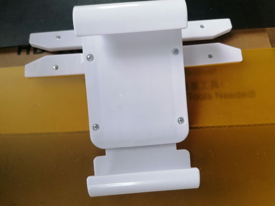 Продавам нов сенник-козирка за дневно и нощно шофиране