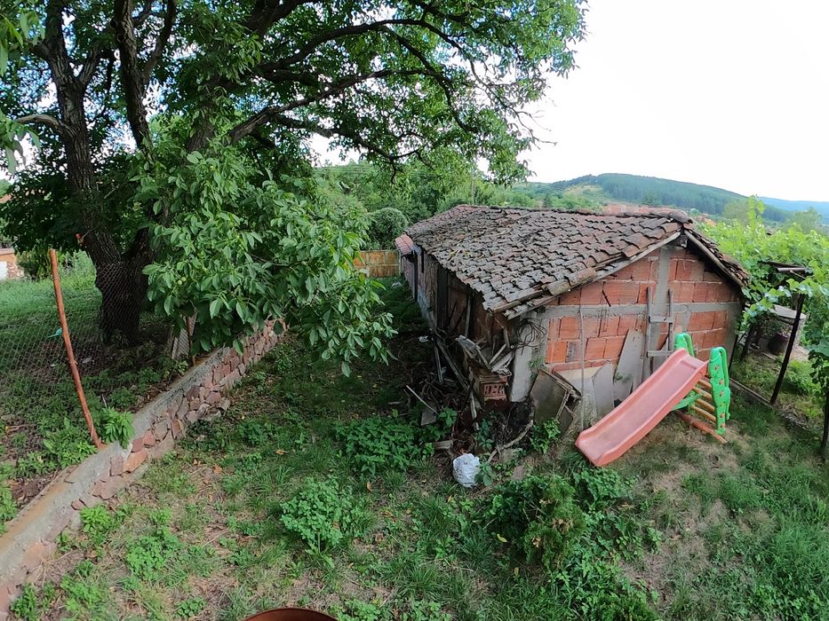 Продава се Къща в с. Гълъбник, Област Перник - 250 кв.м за 357 €/кв.м - Снимка #3