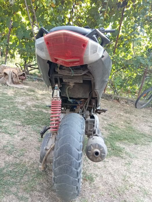 Scuter baotian cu motor de Yamaha 101cm³