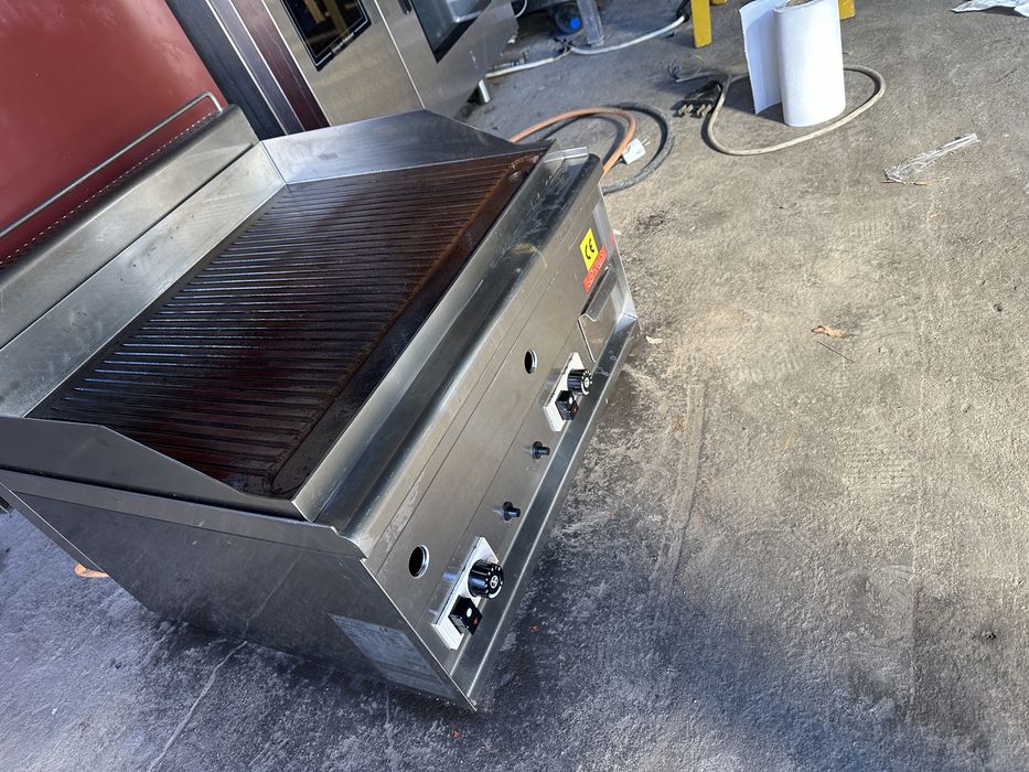 Професионална скара на газ Италия с 6 месеца гаранция