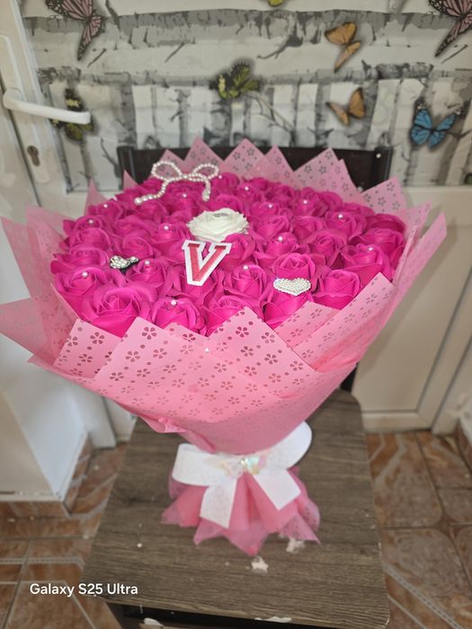 Buchet trandafiri din săpun roz