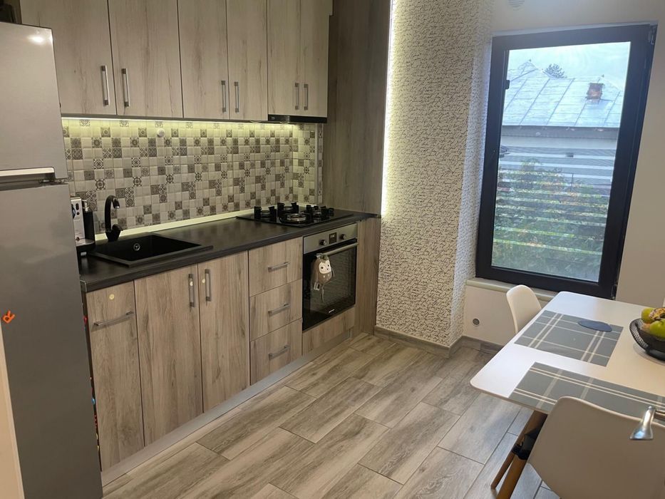 Inchiriez apartament 2 camere zona Coloana Infinitului