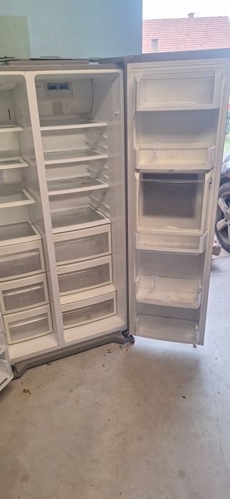 Vand frigider side by side