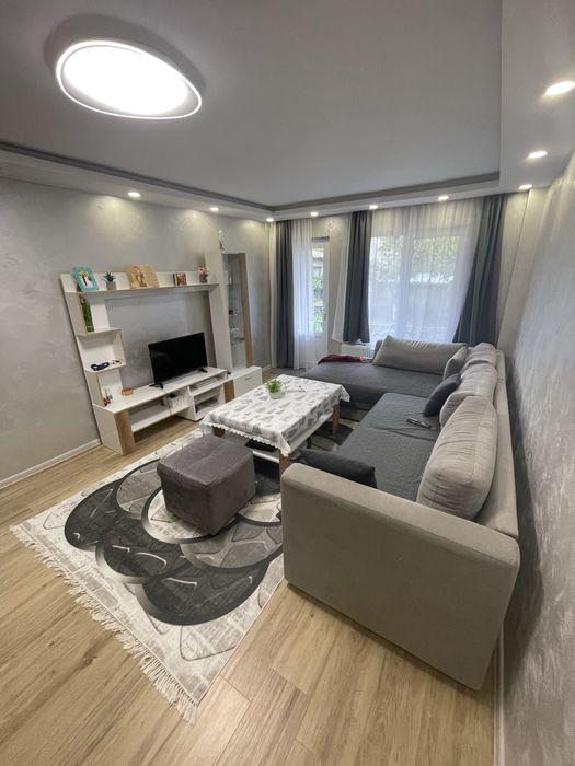 Двуетажна самостоятелна къща в Димитровград.