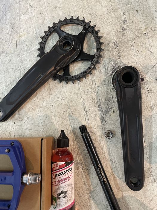 Части за колело.