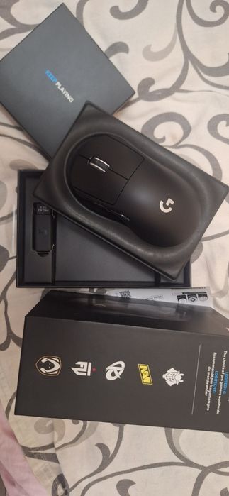 Монитор, мышка, клавиатура, ковер, кресло