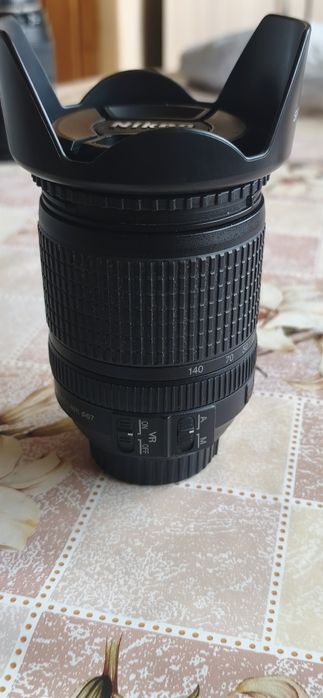 Обектив Nikkor AF-S 18 -140 f3.5 -5.6 за Никон F  в  почти перфектно състояние !