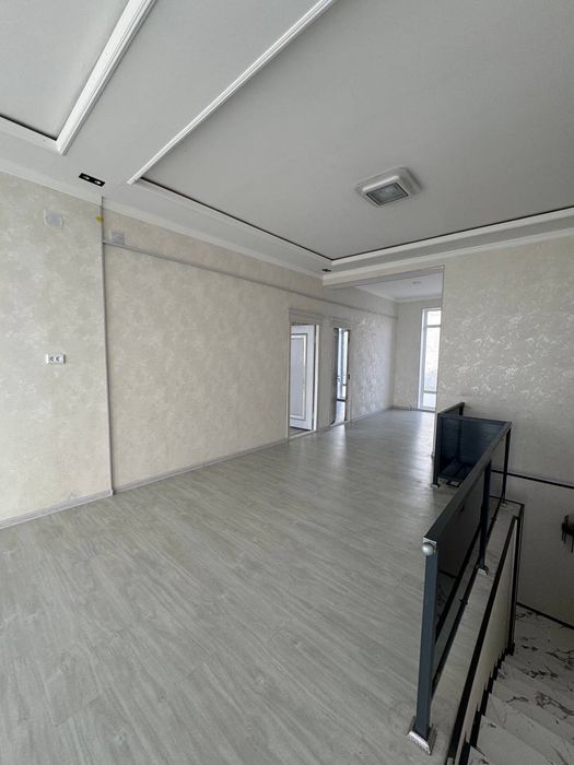 Fargonada 2 qavatli hovli katej yashashka tayyor holatda sotiladi