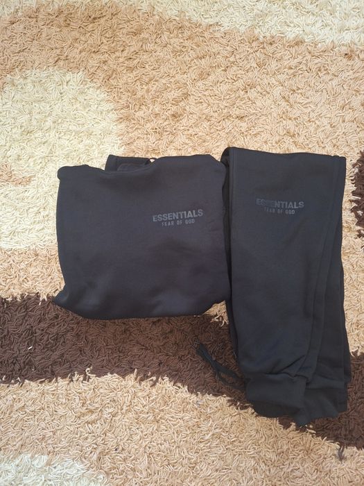 Tracksuit Essentials Nou