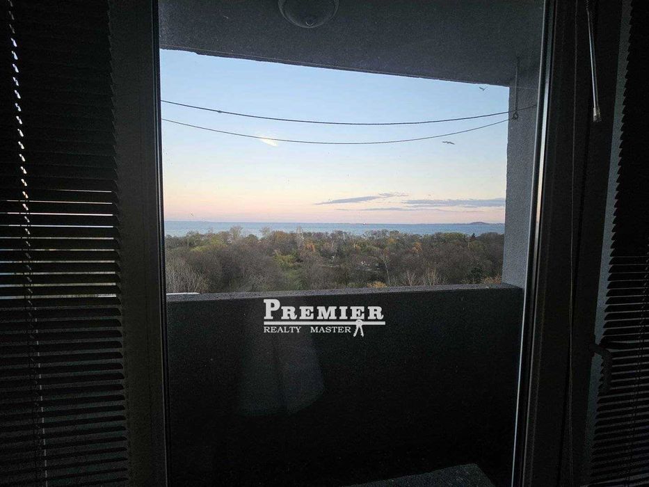 Продава се Тристаен апартамент в Бургас, Акациите - 71 кв.м за 2575 €/кв.м - Снимка #3