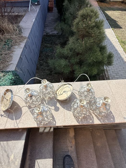 Парные люстры с камнями