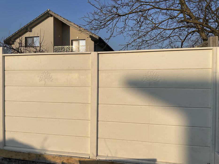 Gard din beton alb cu marmura + montaj inclus