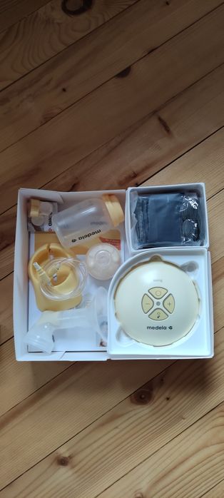 Единична двуфазна електрическа помпа за кърма Medela Swing.